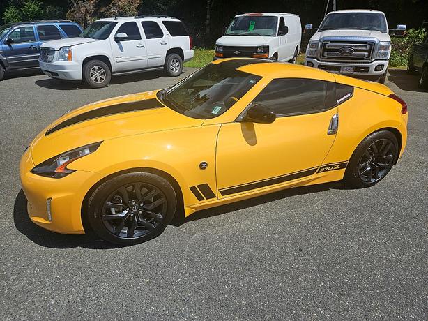 2019 Nissan  370Z Coupe Heritage Edition image 2
