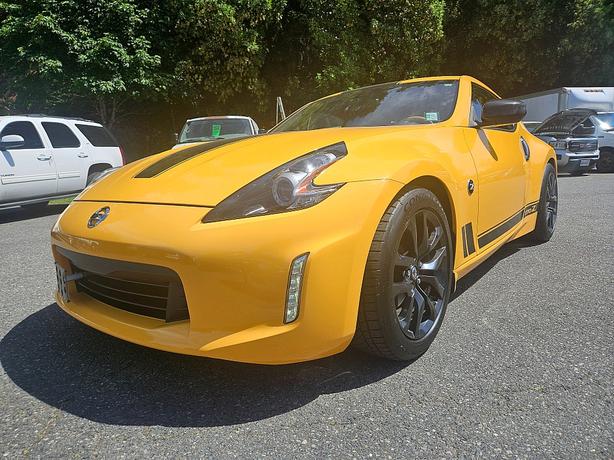 2019 Nissan  370Z Coupe Heritage Edition image 5