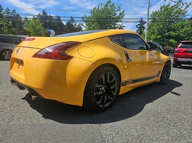 2019 Nissan  370Z Coupe Heritage Edition image 7