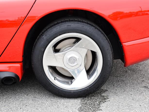 1994 Dodge Viper Sports Car - Manual Transmission image 7