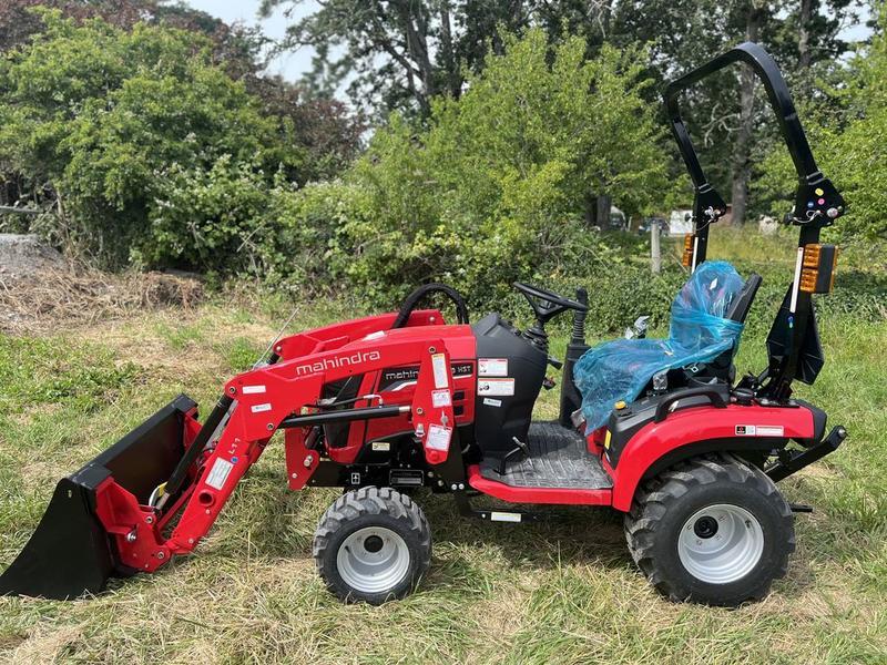 2024 Mahindra 1100 series 1120 HST display photo