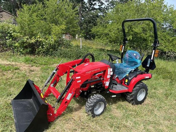 2024 Mahindra 1100 series 1120 HST image 2