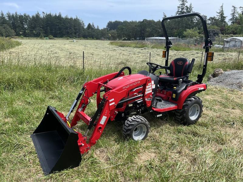 2024 Mahindra 1100 series 1120 HST display photo