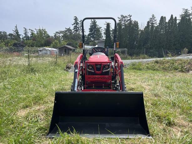 2024 Mahindra 1100 series 1120 HST image 3