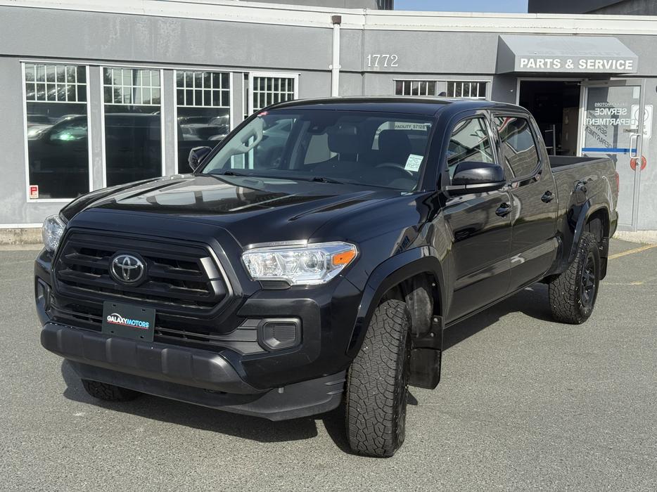 2022 Toyota Tacoma V6 display photo