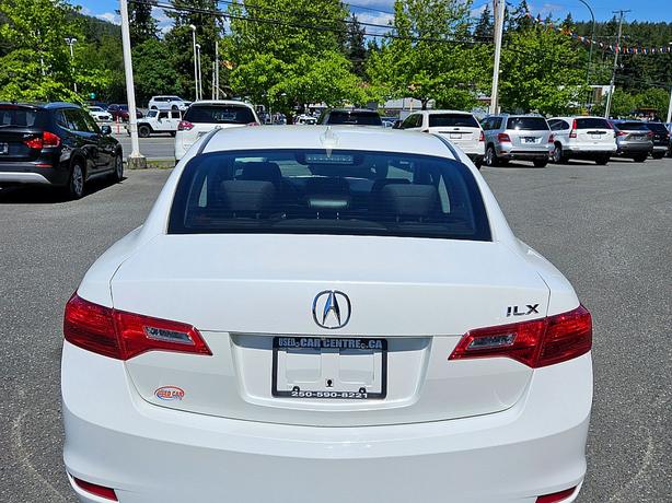 2015 Acura  ILX image 3