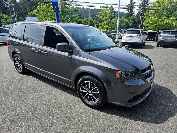 2018 Dodge  Grand Caravan GT image 1