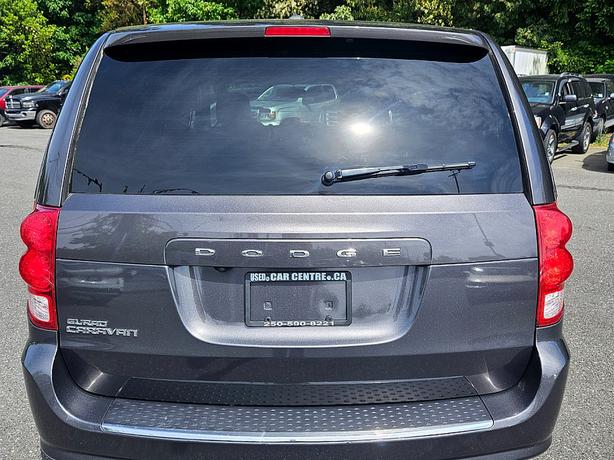 2018 Dodge  Grand Caravan GT image 3