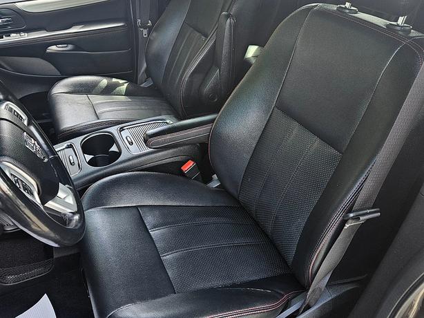2018 Dodge  Grand Caravan GT image 4