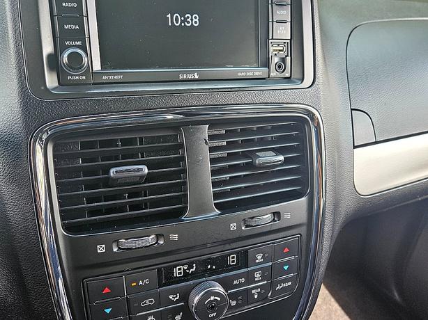 2018 Dodge  Grand Caravan GT image 7