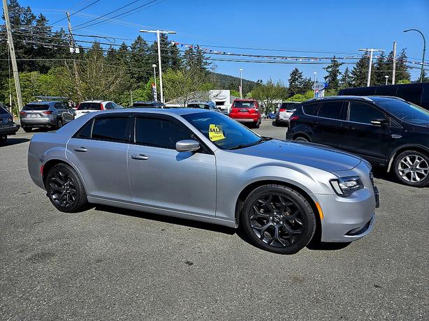 2018 Chrysler  300 S image 1