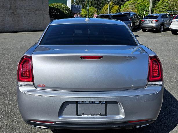 2018 Chrysler  300 S image 5