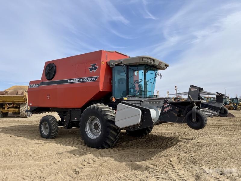 1997 Massey Ferguson 8680 Combine Harvester Diesel display photo