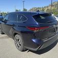 2021 Toyota Highlander XLE thumbnail image 3