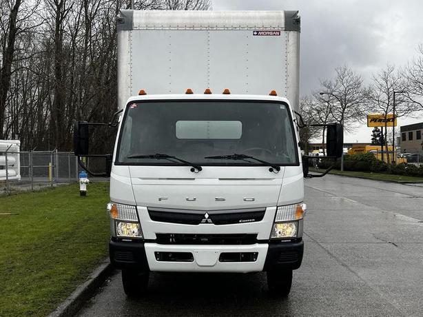 2021 Mitsubishi Fuso FE180 16 Foot Cube Van with Ramp image 3