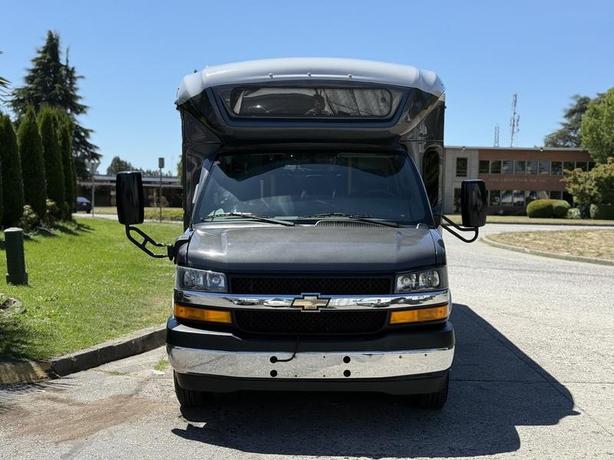 2019 Chevrolet Express 4500 22-Passenger Wheelchair Accessible Bus image 3