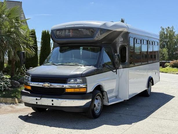 2019 Chevrolet Express 4500 22-Passenger Wheelchair Accessible Bus image 4