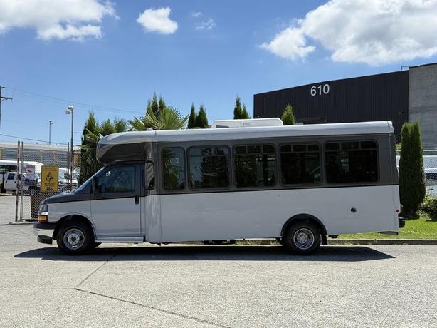 2019 Chevrolet Express 4500 22-Passenger Wheelchair Accessible Bus image 6