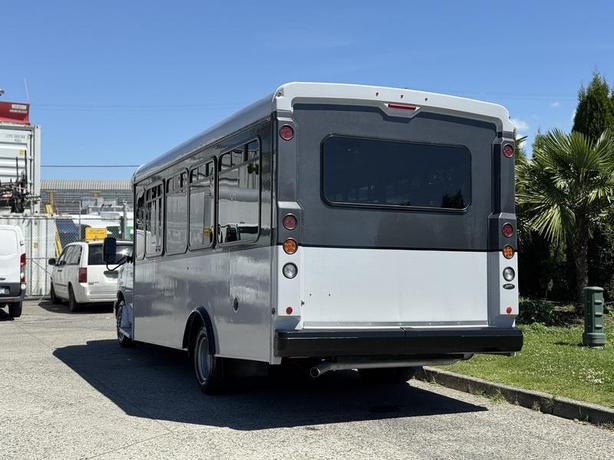 2019 Chevrolet Express 4500 22-Passenger Wheelchair Accessible Bus image 8