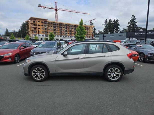 2013 BMW X1 28i AWD | Heated Seats! image 3