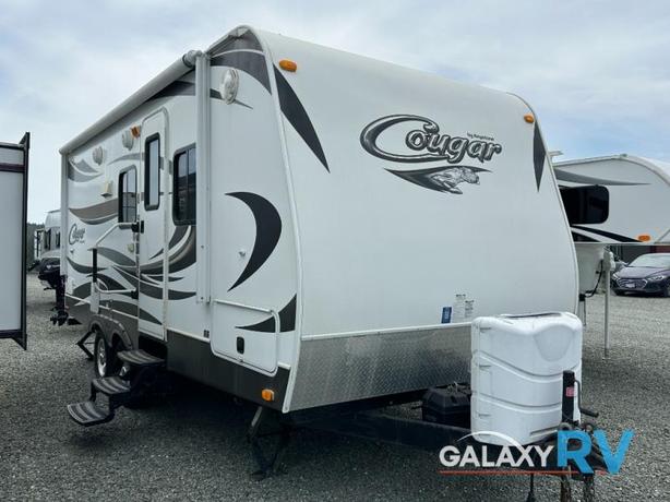 Used 2014 Keystone RV Cougar Half-Ton Series 19RBEWE image 1