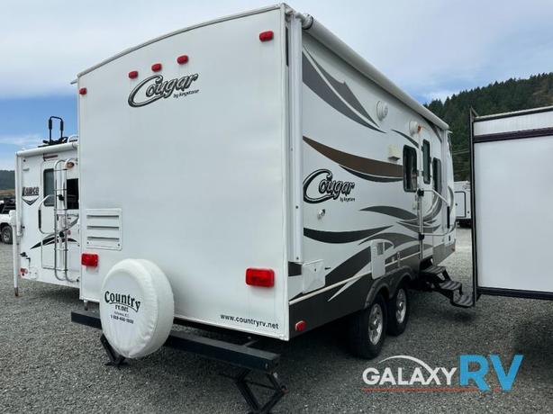 Used 2014 Keystone RV Cougar Half-Ton Series 19RBEWE image 2