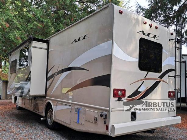Used 2017 Thor Motor Coach ACE 30.1 image 3