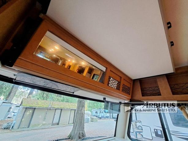 Used 2017 Thor Motor Coach ACE 30.1 image 8