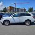 2020 Mitsubishi Outlander ES | Low KM! thumbnail image 3