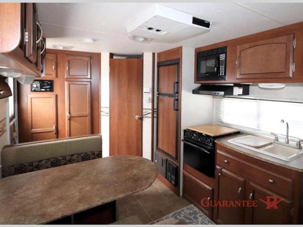 Used 2012 Coachmen RV Freedom Express LTZ 191RB image 6