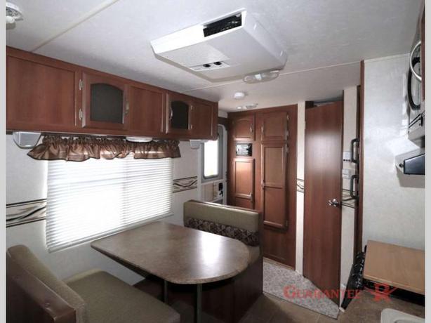 Used 2012 Coachmen RV Freedom Express LTZ 191RB image 7