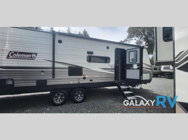 Used 2021 Dutchmen RV Coleman Lantern Series 295QBWE image 2
