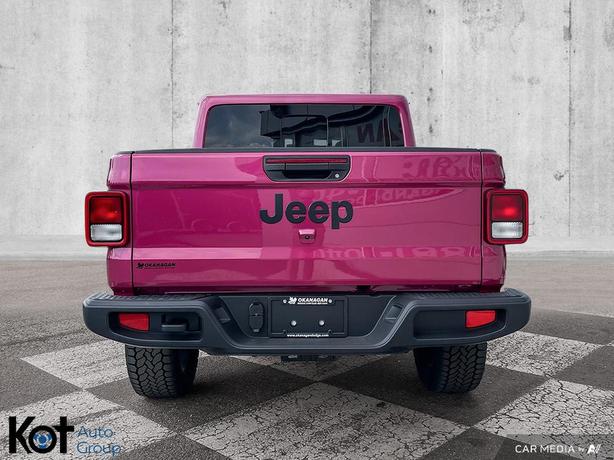 2024 Jeep Gladiator NightHawk demo image 6