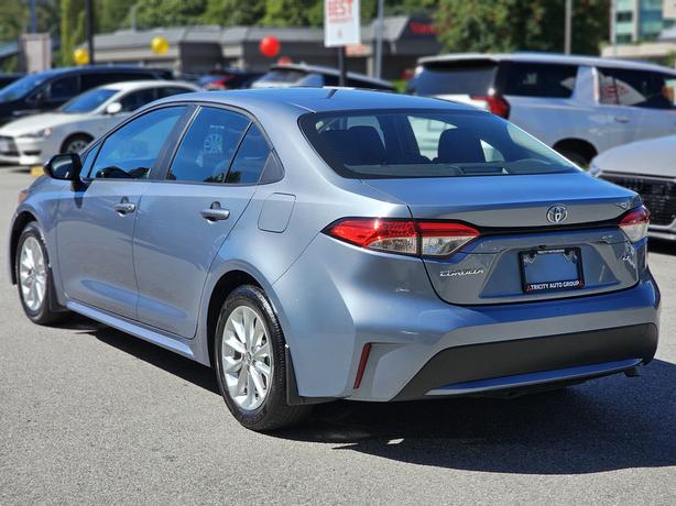 2022 Toyota Corolla LE - Heated Steering Wheel, Sunroof image 7