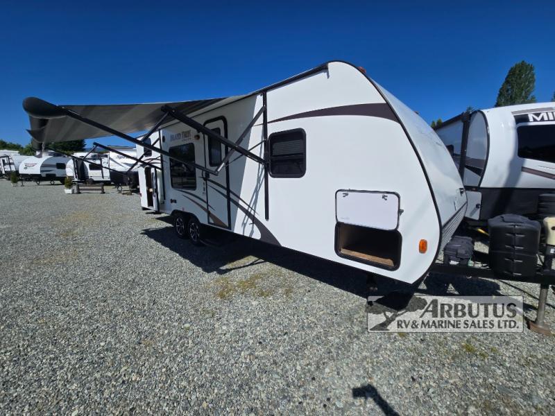 Used 2013 R-Vision Island Trek 262BH display photo