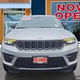 2022 Jeep Grand Cherokee Laredo 4x4 Sport Utility | One Owner | No Reported Acci thumbnail image 2
