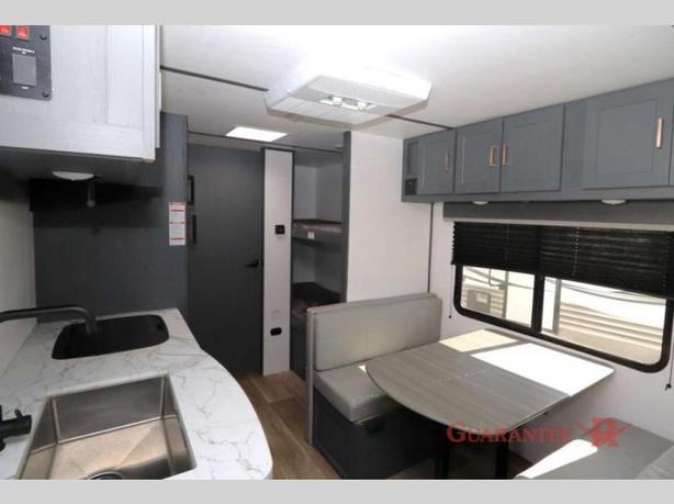 Used 2022 Keystone RV Bullet Crossfire 1700BH image 7