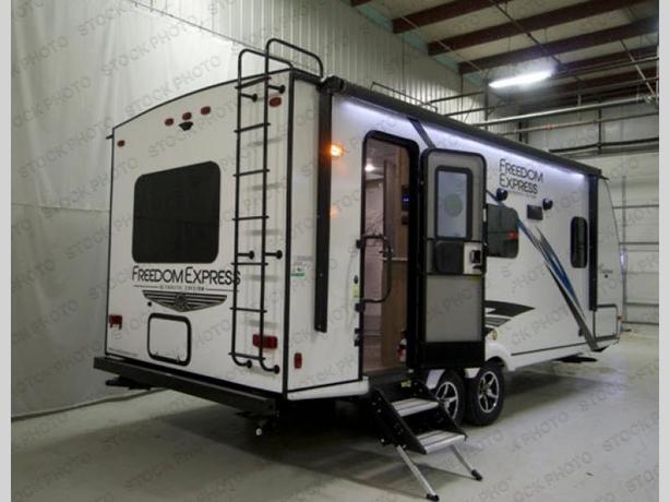 Used 2020 Coachmen RV Freedom Express Ultra Lite 204RD image 1