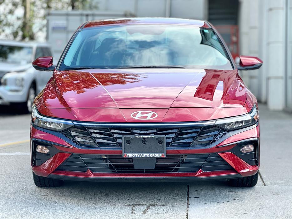 2024 Hyundai Elantra Hybrid Luxury - No Accidents, One Owner, Leather display photo