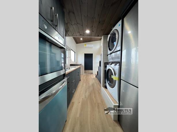 Used 2022 Stattonrock Construction Yaletown 32 image 6