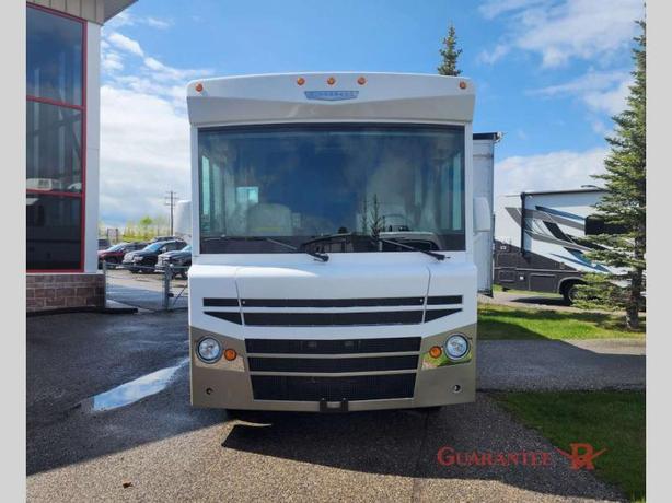 Used 2015 Winnebago Brave 27B image 2