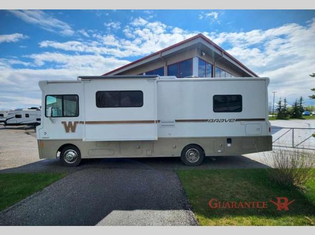 Used 2015 Winnebago Brave 27B image 4