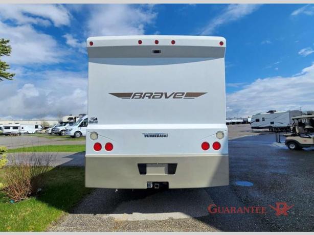 Used 2015 Winnebago Brave 27B image 6