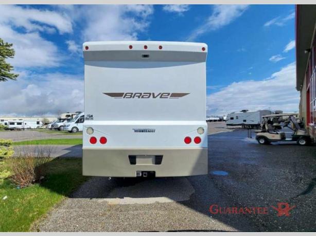 Used 2015 Winnebago Brave 27B image 7