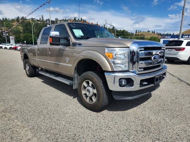 2011 Ford Super Duty F-350 SRW Lariat image 2