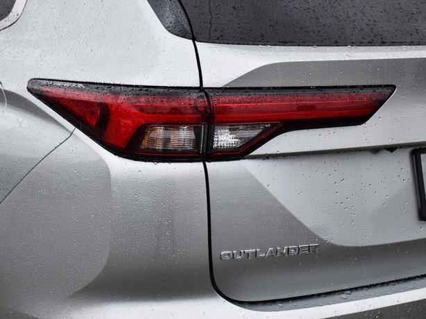 2025 Mitsubishi Outlander PHEV GT Premium - Massage Seats, Navigation, Sunroof image 5