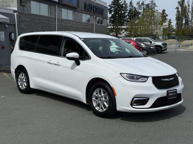 2023 Chrysler Pacifica Touring-L  - 3rd Row Seats & GPS Antenna Input image 4