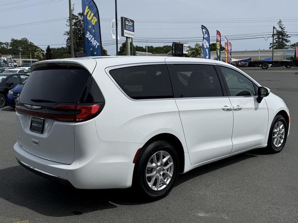 2023 Chrysler Pacifica Touring-L  - 3rd Row Seats & GPS Antenna Input image 6