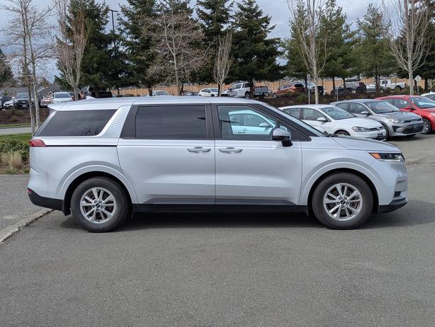 2023 Kia Carnival LX - No Accidents, Rear A/C Controls image 5