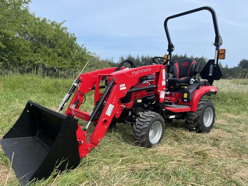 2024 Mahindra 1100 series 1126 HST display photo